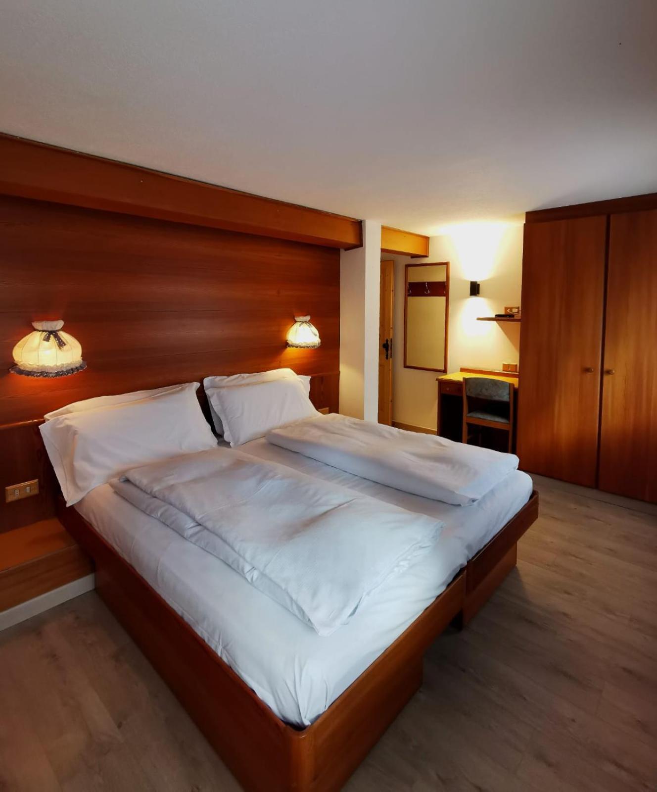 Hotel Gran Baita 그레서니세인트존 외부 사진